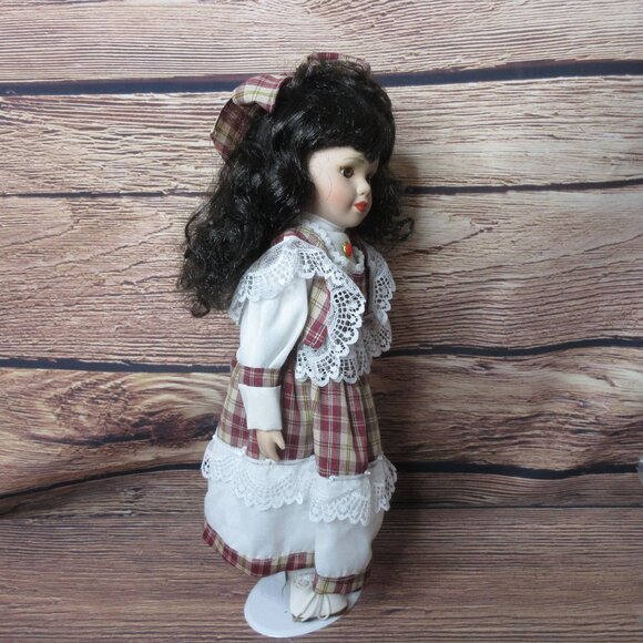 UniQue Porcelain Doll Limited Edition 16" - Bonnie - Picture 5 of 10